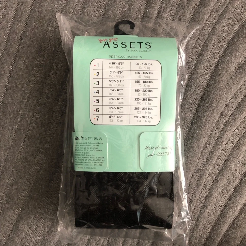 NEW SPANX Love Your Assets‎ Shaping Textured Wishbone Tights Size 2 Black